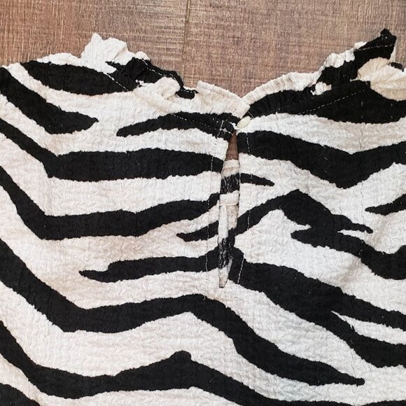 LOFT Ann Taylor Women's Tiger Animal Print Textured Ruffle Top Size M - Picture 6 of 8